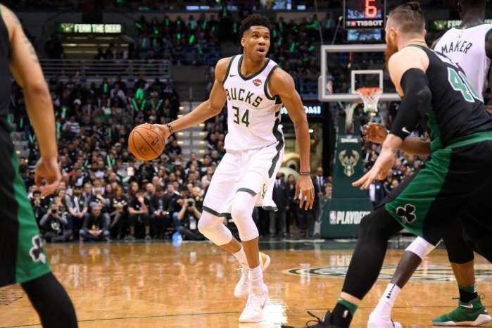 字母哥暴扣绝杀雄鹿主场险胜凯尔特人迎七连胜  字母哥暴扣绝杀雄鹿主场险胜凯尔特人迎七连胜