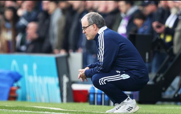 利兹联最后时刻痛失好局,贝尔萨表情尽显无奈